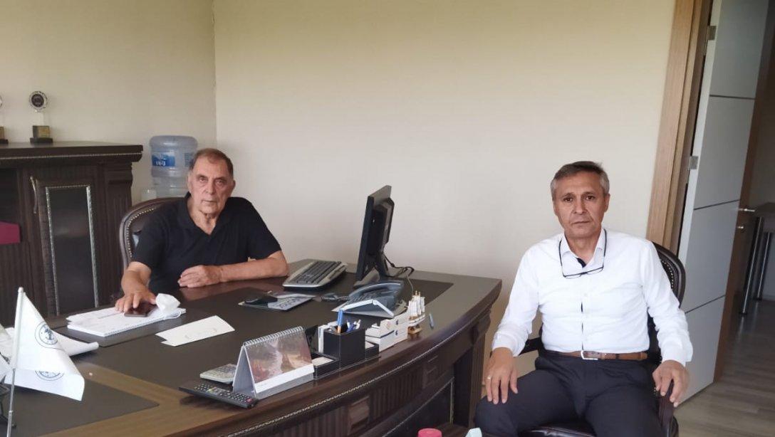 İlçe Milli Eğitim Müdürümüz Mahmut YENEN Hayırsever İşadamı İsmail BALİ yi ziyaret etti.