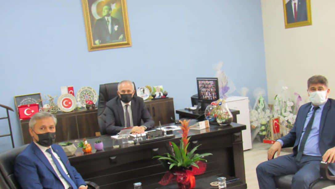 İl Milli Eğitim Müdürümüz Sayın Mustafa DİKİCİ, İlçe Milli Eğitim Müdürümüz Sayın Mahmut YENEN'e ziyarette bulundular.
