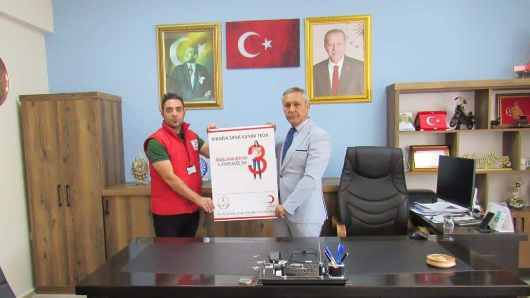 Türk Kızılay Manisa Kan Bağışı Merkezi Müdürlüğü Salihli Koordinatörü Berk ARKAN İlçe Milli Eğitim Müdürümüz Mahmut YENEN'i makamında ziyaret etti