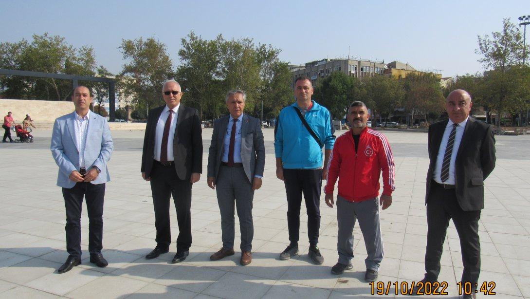  Milli Eğitim Müdürümüz Sayın Mahmut YENEN 29 Ekim Cumhuriyet Bayramı Kutlamasının gerçekleştirileceği  Kent Meydanında İncelemelerde Bulundu