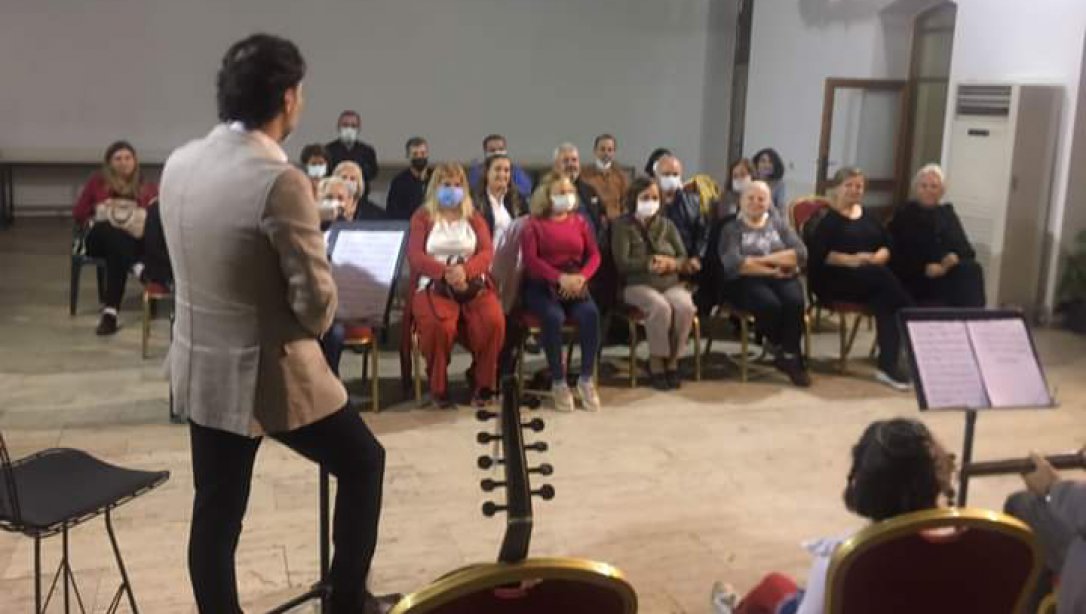 Salihli Şehit Ahmet Özsoy Halk Eğitim Merkezimizde ''Türk Müziği Koro '' Çalışmaları Devam Ediyor