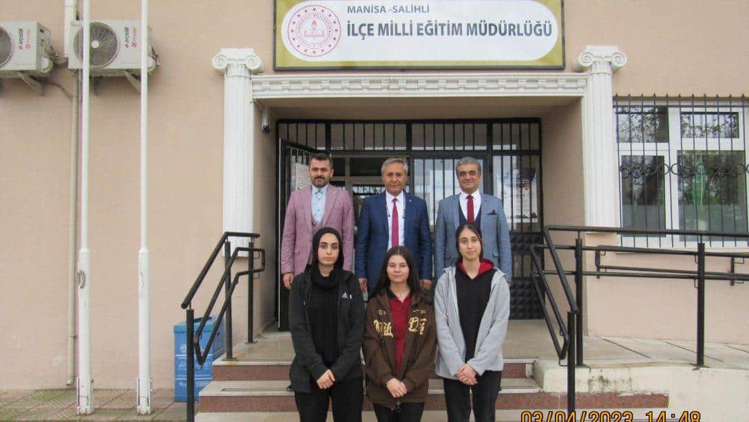 Türkbirliği Anadolu Lisesi  Okul Müdürü, Matematik Öğretmeni ve Ögrencileri Milli Eğitim Müdürümüz Sayın Mahmut YENEN'i Ziyaret Etti