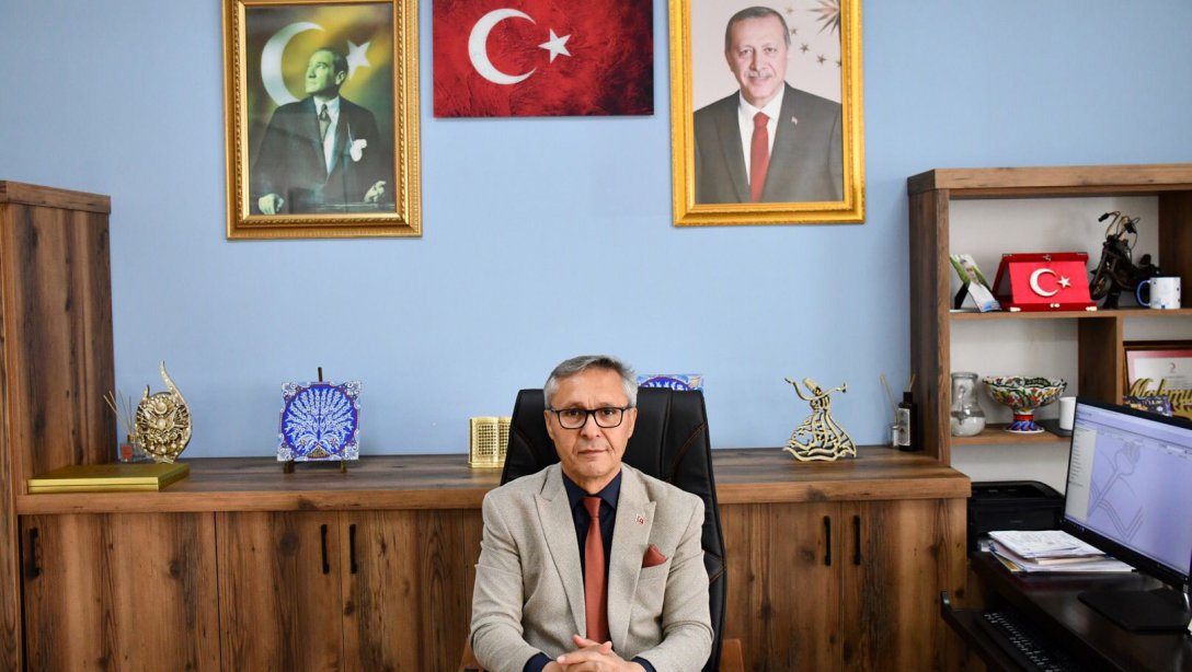İlçe Milli Eğitim Müdürümüz Mahmut YENEN'in 19 Mayıs Atatürk'ü Anma, Gençlik ve Spor Bayramı Kutlama Mesajı