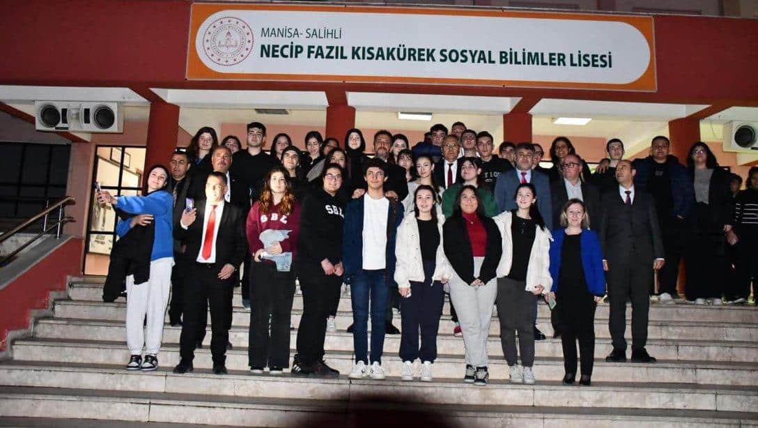 İl Milli Eğitim Müdürümüz Sayın Mehmet Uğurelli İlçemiz Salihli Necip Fazıl Kısakürek Sosyal Bilimler Lisesini Ziyaret Etti